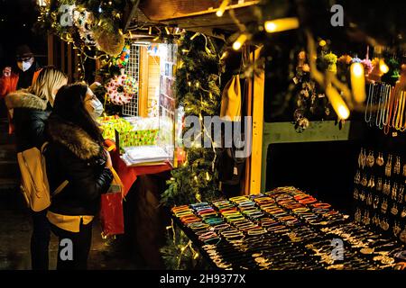 Bucharest, Romania. 3rd Dec. 2021. Woman looking for presents Stock Photo