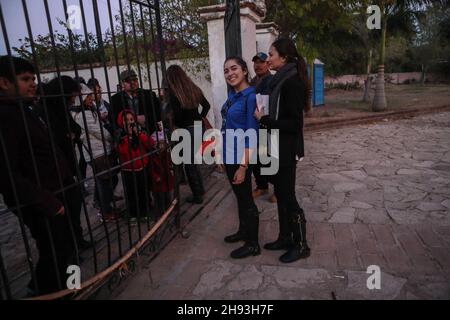 The delights of Mexican Cinema at Casa de Las Delicias with Monica Luna in Alamos Sonora at dusk, during the Alfonso Ortiz Tirado FAOT Festival on Jan 2017 (© Photo: Luis Gutiérrrez)   Las delicias de Cine Mexicano en Casa de Las Delicias con Monica Luna en Alamos Sonora al anochecer, durante el Festival Alfonso Ortiz Tirado FAOT el   ene 2017  (©Foto: Luis Gutiérrrez ) Stock Photo