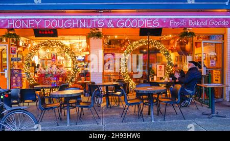 Honey Doughnuts shop, cafe, North Vancouver, British Columbia, Canada Stock Photo