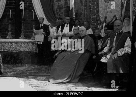 Warszawa, 1947-06-24. Uroczystoœæ inauguracji odbudowy katedry œw. Jana ...