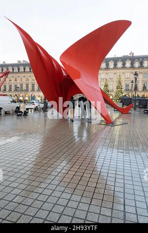 Paris, France - 12 01 2021: Place vendome. View of the facade of Louis  Vuitton with christmas decoration Stock Photo - Alamy