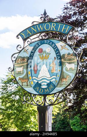 The Cotswold village of Yanworth, Gloucestershire Stock Photo - Alamy