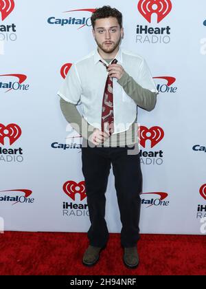 INGLEWOOD, LOS ANGELES, CALIFORNIA, USA - DECEMBER 03: Bazzi arrives at iHeartRadio 102.7 KIIS FM's Jingle Ball 2021 Presented By Capital One held at The Forum on December 3, 2021 in Inglewood, Los Angeles, California, United States. (Photo by Xavier Collin/Image Press Agency/Sipa USA) Stock Photo