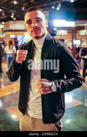 December 4, 2021, Las Vegas, LAS VEGAS, NV, United States: LAS VEGAS, NV - DECEMBER 4: George Kambosos Jr. poses for a picture after leaving the arena at the MGM Grand Garden Arena for Devin Haney vs. Joseph Diaz Jr. - WBC Lightweight Title Fight on December 4, 2021 in Las Vegas, United States. (Credit Image: © Louis Grasse/PX Imagens via ZUMA Press Wire) Stock Photo