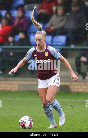 SUNDERLAND, GBR. DEC 5TH Alisha Lehmann of Aston Villa in action during the the Continental Cup match between Sunderland and Aston Villa at Eppleton CW, Hetton on Sunday 5th December 2021. (Credit: Will Matthews | MI News) Credit: MI News & Sport /Alamy Live News Stock Photo