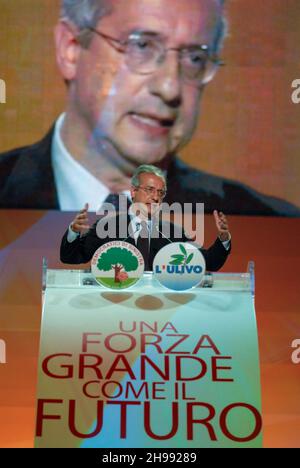 Florence, Italy 20/04/2007: IV Congress of the DS, in the photo Walter Veltroni speech. © Andrea Sabbadini Stock Photo