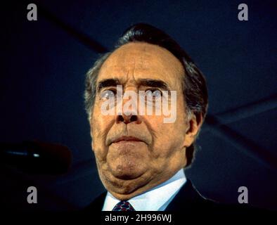 **FILE PHOTO** Bob Dole Has Passed Away at 98. Senator Robert Dole Republican presidential candidate with his daughter Robin Dole (in red jacket) at his side at a campaign rally at the Veterans Of Foreign Wars Post in Towson Maryland, March 3, 1996. Photo by Mark Reinstein Credit: Mark Reinstein/MediaPunch Stock Photo