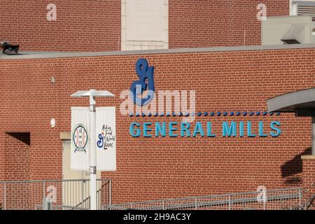 Cincinnati - Circa December 2021: General Mills Cereal Plant. General Mills is a manufacturer of branded consumer foods. Stock Photo