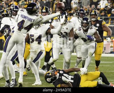 Pittsbugh, United States. 05th Dec, 2021. Baltimore Ravens cornerback Marlon Humphrey (44) tips the pass late in the second quarter stalling the Pittsburgh Steelers drive at Heinz Field on Sunday, December 5, 2021. Photo by Archie Carpenter/UPI Credit: UPI/Alamy Live News Stock Photo