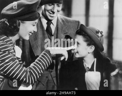 Betty Garrett, George Murphy, Margaret O'Brien, on-set of the Film, 'Big City', MGM, 1948 Stock Photo