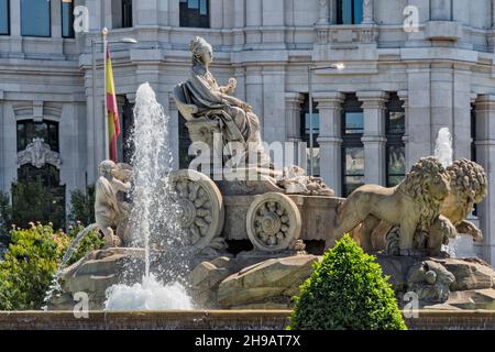 Fountain and statue of Cybele in Plaza de Cibeles, Madrid, Spain Stock Photo