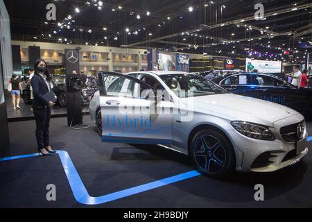 Parkked, Nonthaburi, Thailand. 4th Dec, 2021. At the Mercedes Benz booth, a new electric vehicle was showcased.The event ''The 38th Motor Expo - Motor Expo 2021'' under the concept of ''Happy Motor Vehicles'' (TIME to ENJOY!), a meeting place and exchanging opinions of those who love cars This event collects new cars of the year. with full promotions for the end of the year 2021, starting from 1-12 December 2021 at the IMPACT Challenger 1-3 Building, Muang Thong Thani. (Credit Image: © Atiwat Silpamethanont/Pacific Press via ZUMA Press Wire) Stock Photo