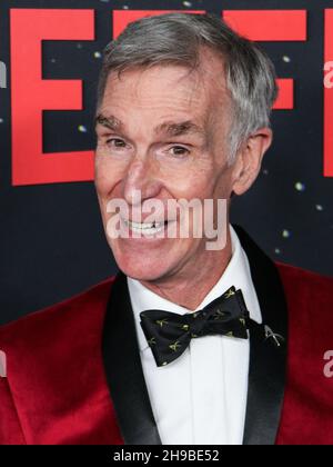 New York City, United States. 05th Dec, 2021. MANHATTAN, NEW YORK CITY, NEW YORK, USA - DECEMBER 05: American engineer Bill Nye arrives at the World Premiere of Netflix's 'Don't Look Up' held at Jazz at Lincoln Center on December 5, 2021 in Manhattan, New York City, New York, United States. (Photo by Jordan Hinton/Image Press Agency) Credit: Image Press Agency/Alamy Live News Stock Photo