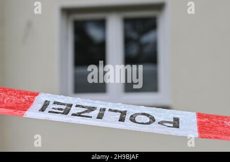 Two Children And Two Adults Found Dead At A House Stock Photo - Alamy