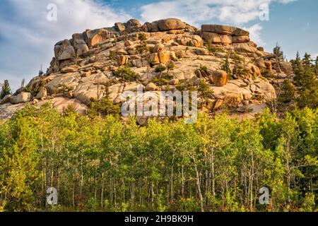 Turtle Rock, Vedauwoo Recreation Area, Pole Mountain area, Medicine Bow National Forest, near Laramie, Wyoming, USA Stock Photo