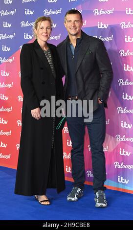 Photo Must Be Credited ©Alpha Press 079965 23/11/2021 Bear Grylls and Wife Shara Grylls ITV Palooza 2021At The Royal Festival Hall In London Stock Photo