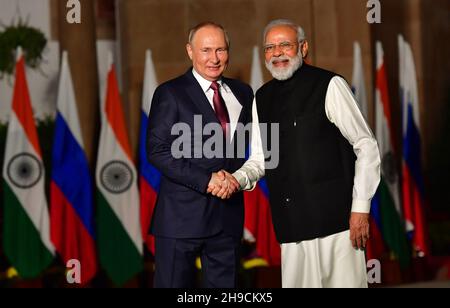 New Delhi, India. 6th December, 2021.Indian Prime Minister Narendra Modi welcomes Russian President Vladimir Putin before their meeting at Hyderabad House in New Delhi Credit: PRASOU/Alamy Live News Stock Photo