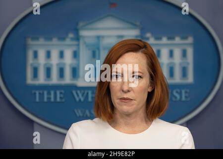 Washington, Vereinigte Staaten. 06th Dec, 2021. White House Press Secretary Jen Psaki holds a news conference at the White House in Washington, DC, December 6, 2021. Credit: Chris Kleponis/CNP/dpa/Alamy Live News Stock Photo