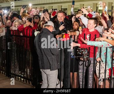 Norman, Oklahoma, USA. 5th Dec, 2021. Oklahoma Head football coach Brent Venables signing his first set of autographs as OklahomaÃs newest head football coach in Norman, Oklahoma on December 5, 2021 at Max Westheimer Airport. (Credit Image: © Nicholas Rutledge/ZUMA Press Wire) Stock Photo