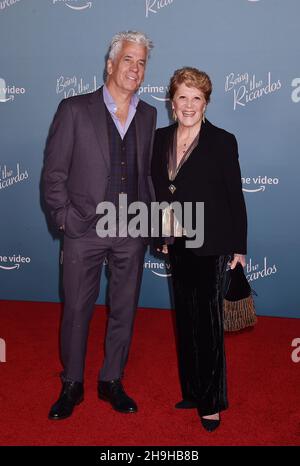 LOS ANGELES, CA - DECEMBER 06: (L-R) Steve Bakunas and Linda Lavin attends the Los Angeles Premiere Of Amazon Studios' 'Being The Ricardos' at Academy Museum of Motion Pictures on December 06, 2021 in Los Angeles, California. Stock Photo