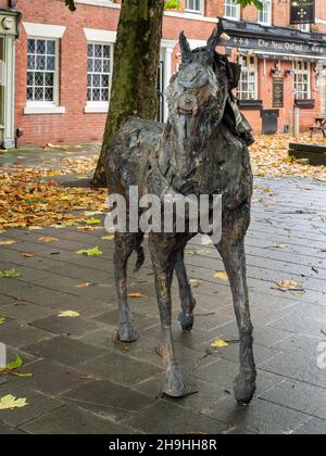 Bronze horse sculpture by Emma Rodgers depicting Salfords pioneering history in Bexley Square Salford Greater Manchester England Stock Photo