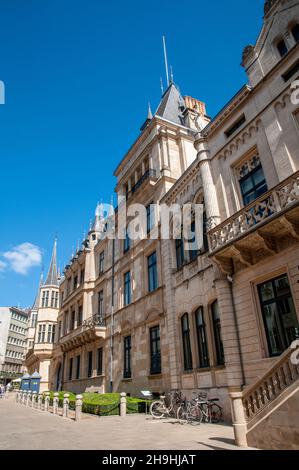 Palace residence of Grand Duke (left part of building) and Chamber of Deputies (right) on Rue du Marché-aux-Herbes in Luxembourg city. Stock Photo