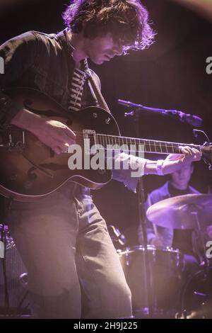 James Hoare (also of Veronica Falls) with the Proper Ornamnents live on