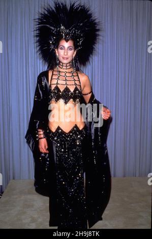 Cher at  the 58th Annual Academy Awards on March 24, 1986 at Dorothy Chandler Pavilion, Los Angeles Music Center in Los Angeles, California. . Credit: Ralph Dominguez/MediaPunch Stock Photo