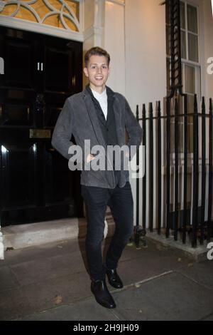 Singer James McVey posing for photos outside 11 Downing Street to celebrate seventeen years of the Diana Award. This award, set up in memory of Princess Diana, today has the support of both her sons the Duke of Cambridge and Prince Harry. Photo date: Wednesday, October 19, 2016. Photo credit should read: Richard Gray/EMPICS Entertainment Stock Photo