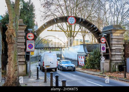 Traffic at the north entrance to the Rotherhithe Tunnel at Limehouse, London, UK Stock Photo