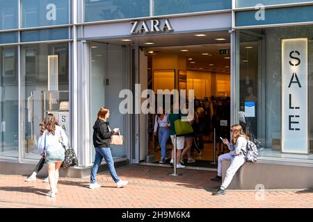 Sale sign in the window of a Zara store in Hudson Yards in New York on  Sunday, July 7, 2019. (© Richard B. Levine Stock Photo - Alamy