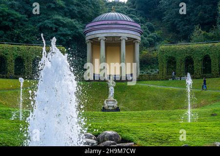 Historic baroque gardens in Kleve, dating from the 17th century, amphitheatre on the Springenberg, statue of Pallas Athene, spa town of Kleve, NRW, Ge Stock Photo
