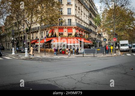 Street scene at the streets fo Paris and people walking around. Paris, France Stock Photo