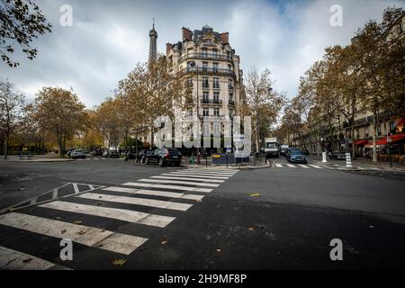 Street scene at the streets fo Paris and people walking around. Paris, France Stock Photo