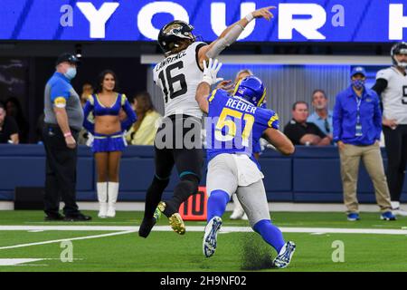 Los Angeles Rams linebacker Troy Reeder (51) in action against the