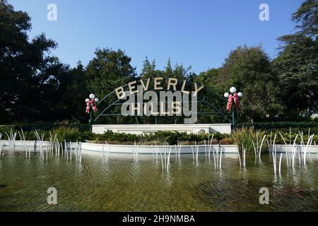 Beverly Hills, California, USA 4th December 2021 A general view of atmosphere of Christmas Decorations on Fountain with Beverly Hills Sign on December 4, 2021 in Beverly Hills, California, USA. Photo by Barry King/Alamy Stock Photo Stock Photo