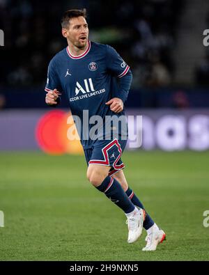 PARIS, FRANCE - DECEMBER 07: Lionel Messi of Paris Saint-Germain during the UEFA Champions League group A match between Paris Saint-Germain and Club Brugge KV at Parc des Princes on December 7, 2021 in Paris, France. (Photo by Sebastian Frej) Credit: Sebo47/Alamy Live News Stock Photo