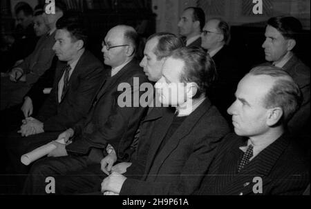 Nieborów, 1949-02. Od 3 do 6 lutego odbywa³ siê w pa³acu nieborowskim Zjazd Polskich i Czechos³owackich Techników Filmowych. Przewodniczy³ mu in¿ynier Kazimierz Biedrzycki, na czele delegacji goœci sta³ przewodnicz¹cy Technickeho Sboru dyrektor Frantisek Pilat.  mw  PAP    Dok³adny dzieñ wydarzenia nieustalony.      Nieborow, Feb. 1949. The Congress of Polish and Czechoslovak Film Technicians was held at the Nieborow Palace on February 3 to 6. The congress was chaired by engineer Kazimierz Biedrzycki, the delegation of Czechoslovak guests was led by head of Technicky Sbor director Frantisek Pi Stock Photo