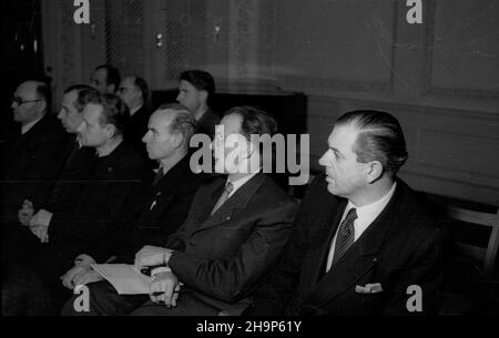 Nieborów, 1949-02. Od 3 do 6 lutego odbywa³ siê w pa³acu nieborowskim Zjazd Polskich i Czechos³owackich Techników Filmowych. Przewodniczy³ mu in¿ynier Kazimierz Biedrzycki, na czele delegacji goœci sta³ przewodnicz¹cy Technickeho Sboru dyrektor Frantisek Pilat.  mw  PAP    Dok³adny dzieñ wydarzenia nieustalony.      Nieborow, Feb. 1949. The Congress of Polish and Czechoslovak Film Technicians was held at the Nieborow Palace on February 3 to 6. The congress was chaired by engineer Kazimierz Biedrzycki, the delegation of Czechoslovak guests was led by head of Technicky Sbor director Frantisek Pi Stock Photo