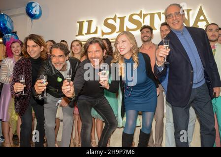 Rome, Italy. 07th Dec, 2021. The cast of the musical during Opening night of the restored Sistina Theater and the Premiere of the Musical 'MammaMia!', News in Rome, Italy, December 07 2021 Credit: Independent Photo Agency/Alamy Live News