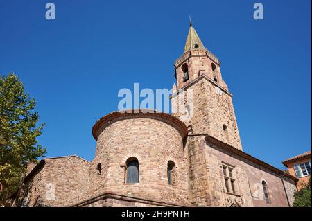 Frejus (south-eastern France): Frejus Cathedral (Òcathedrale Saint-- Leonce de FrejusÓ) Stock Photo