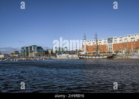 : Famine Ship Jeanie Johnston, Famine ship museum, Custom House Quay, Dublin, Ireland Stock Photo