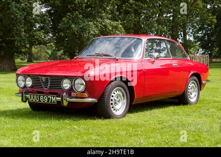 Longleat House, Wiltshire, UK - July 25 2004: A 1973 Alfa Romeo 2000 GT Veloce classic car. Registration Number UUU 697M Stock Photo