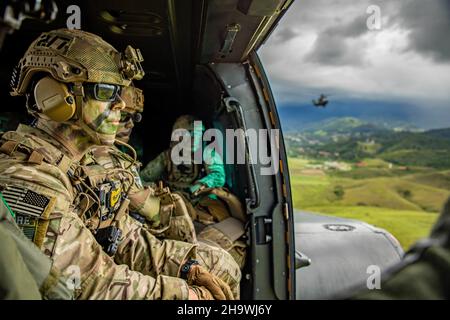 Soldiers with the 1st Security Force Assistance Brigade work with the ...