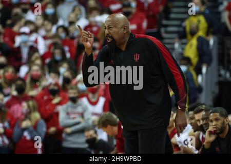 Madison, WI, USA. 8th Dec, 2021. Indiana Hoosiers head coach Mike Woodson during the NCAA Basketball game between the Indiana Hoosiers and the Wisconsin Badgers at the Kohl Center in Madison, WI. Darren Lee/CSM/Alamy Live News Stock Photo