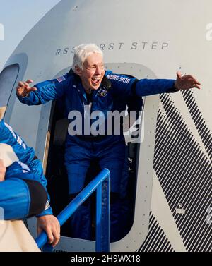 July 20, 2021, Van Horn, Texas, USA: Wally Funk, 82, became the oldest person to fly in space. OliverÊDaemen, 18, was the firstÊeverÊcommercial astronaut to purchase a ticket and fly to space on a privately-fundedÊandÊlicensed space vehicleÊfrom a private launch site.ÊHe also became the youngest person to fly in space. New Shepard became the firstÊcommercialÊvehicle under aÊsuborbital reusable launch vehicleÊlicense to flyÊpayingÊcustomers,ÊbothÊpayloads and astronauts,Êto space and back. Jeff and Mark Bezos became the first siblings to ever fly in space together. New Shepard, Blue Origin's fu Stock Photo