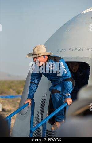 Van Horn, Texas, USA. 20th July, 2021. Jeff Bezos. New Shepard became the firstÊcommercialÊvehicle under aÊsuborbital reusable launch vehicleÊlicense to flyÊpayingÊcustomers,ÊbothÊpayloads and astronauts,Êto space and back. Jeff and Mark Bezos became the first siblings to ever fly in space together. New Shepard, Blue Origin's fully reusable suborbital spacecraft (which is named after NASA astronaut Alan Shepard, the first American in space), lifted off from the company's Launch Site One, near Van Horn, Texas, Credit: Blue Origin/ZUMA Wire/ZUMAPRESS.com/Alamy Live News Stock Photo