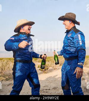 Van Horn, Texas, USA. 20th July, 2021. jeff and mark bezosNew Shepard, Blue Origin's fully reusable suborbital spacecraft (which is named after NASA astronaut Alan Shepard, the first American in space), lifted off from the company's Launch Site One, near Van Horn, Texas, Credit: Blue Origin/ZUMA Wire/ZUMAPRESS.com/Alamy Live News Stock Photo