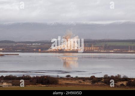 Demolition of Longannet power station chimney. Scotlands last coal generating station closed in 2016. The 600' chimney was demolished 9am 09/12/21. Stock Photo