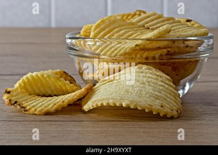 patate - patate fritte nella ciotola di vetro primo piano Stock Photo